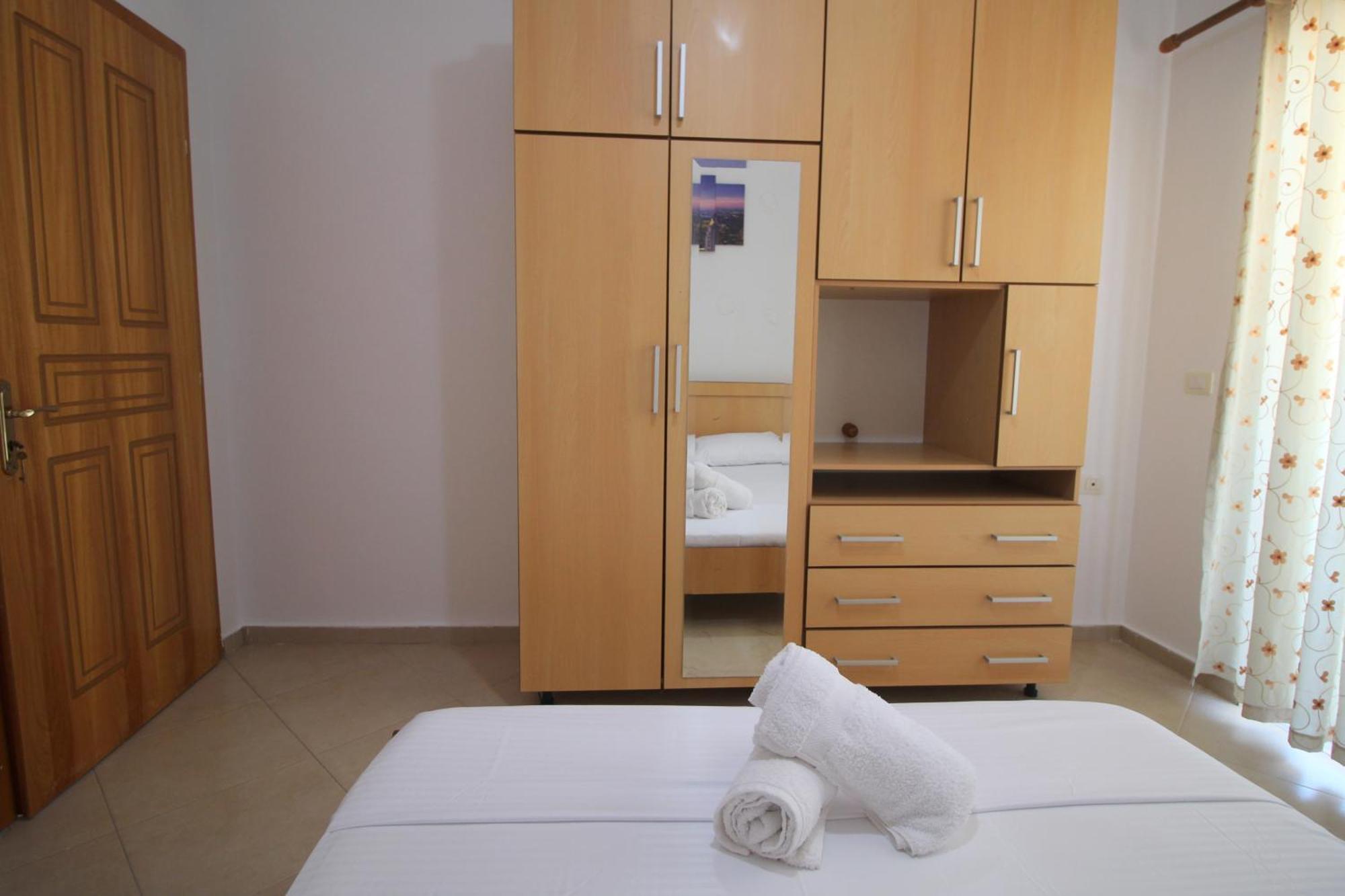 July Seaview Apartments Σαράντα Εξωτερικό φωτογραφία