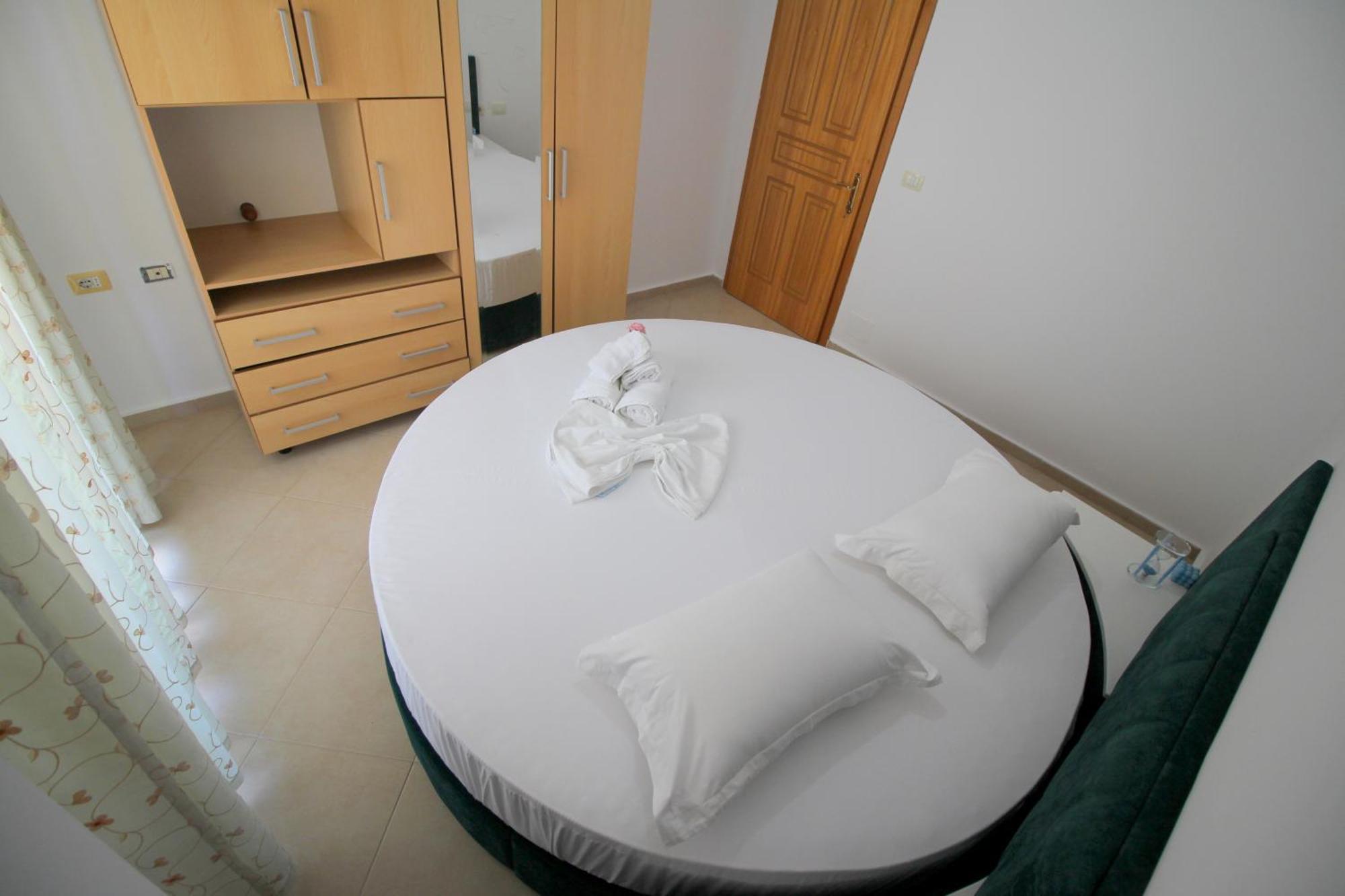 July Seaview Apartments Σαράντα Εξωτερικό φωτογραφία